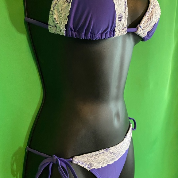 Swimsuit - Picture 2 of 6